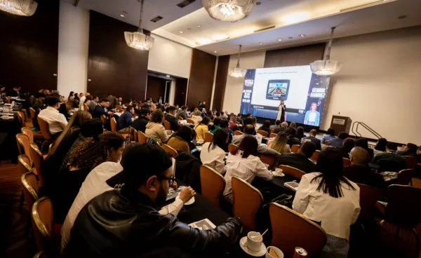 Gemma Ramírez, conferencista para eventos corporativos sobre Liderazgo Consciente