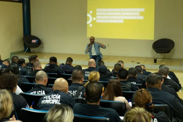 Anwar Buere, conferencista para eventos corporativos sobre Salud Emocional