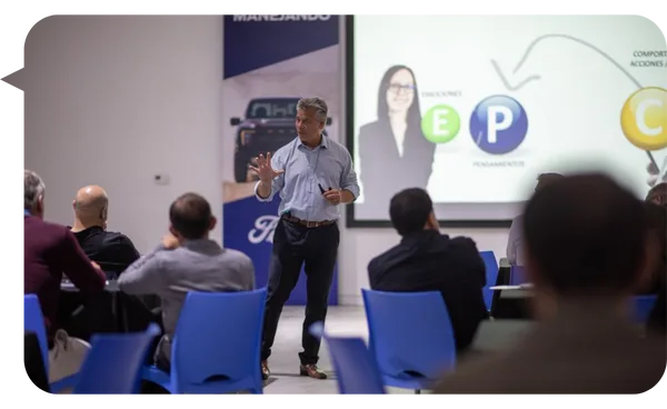 Alejandro Delobelle, conferencista para eventos corporativos sobre Liderazgo Intencional