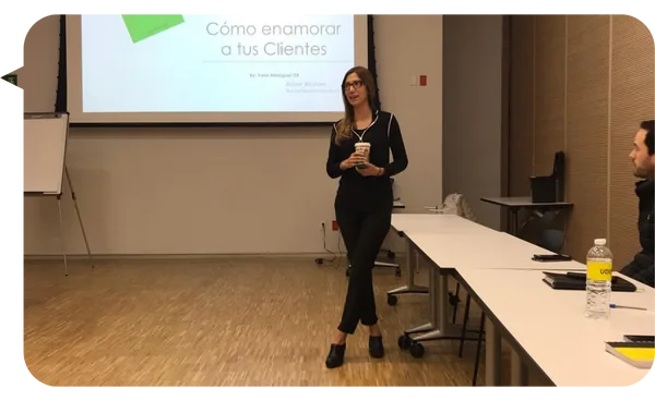 Yami Almaguer Gil, conferencista para eventos corporativos sobre Experiencia del Cliente