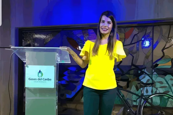Emily Clavel, conferencista para eventos corporativos sobre Resiliencia Frente a la Adversidad