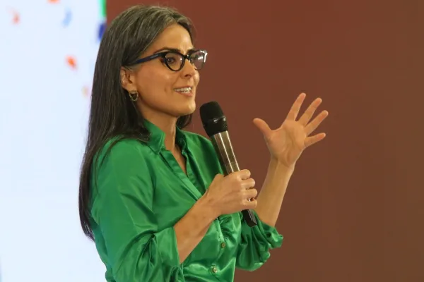 Claudia Palacios, conferencista para eventos corporativos sobre Comunicación Efectiva
