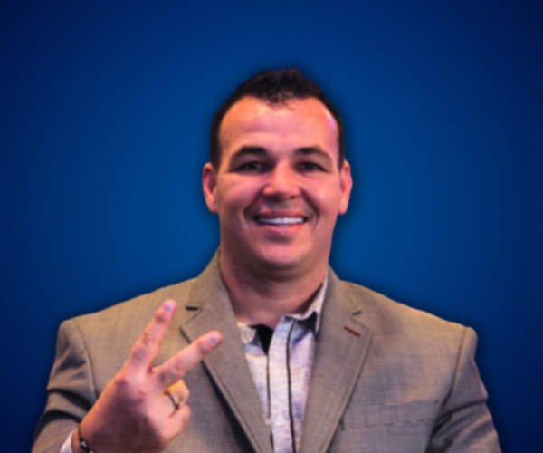 Alexis "El Pulpo" Viera, foto principal de conferencista sobre Liderazgo Inspirador